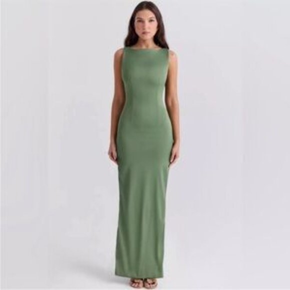 Elegant Green Sleeveless Dress - Picture 1 of 6